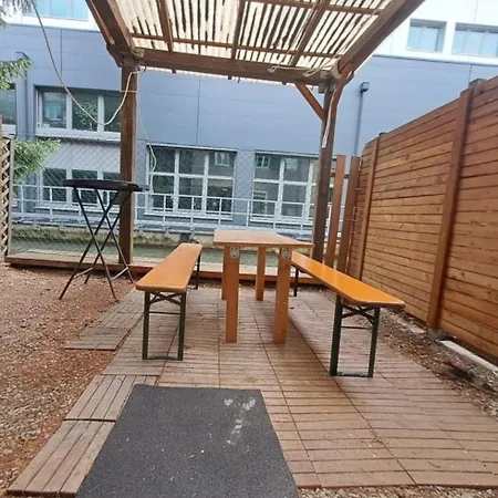 Monteurunterkunft Graz-lend *